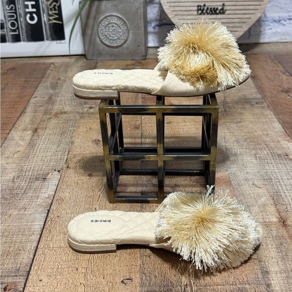 Birdies The Songbird Mule Linen Fabric Cream 6 Pom Fringe Feather Cushion Glam - Picture 3 of 10